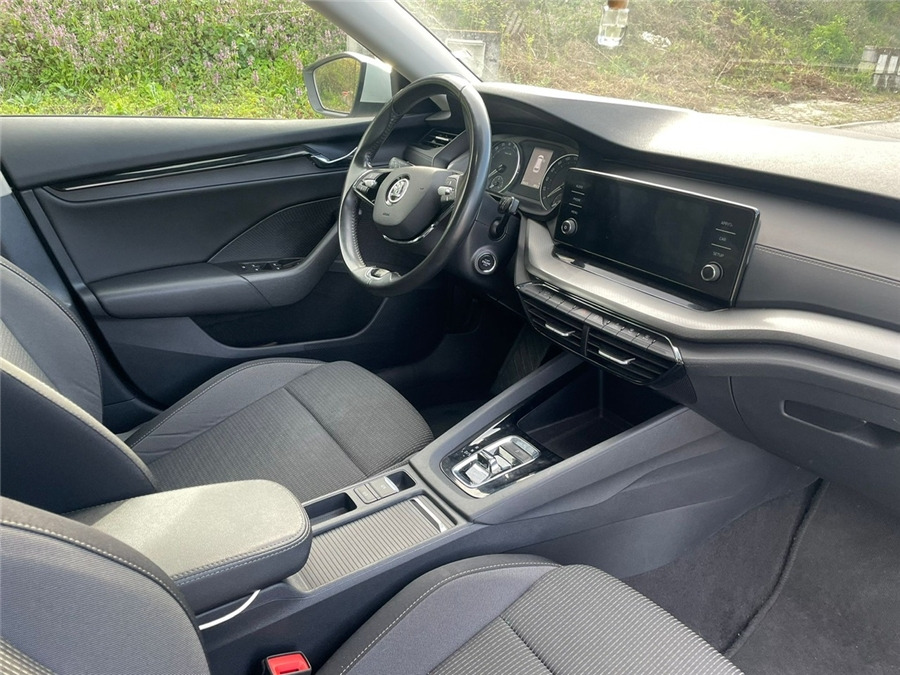 Voiture SKODA OCTAVIA: photos 7
