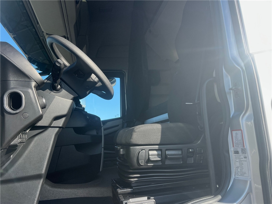 Tracteur routier Iveco S-WAY 500: photos 18