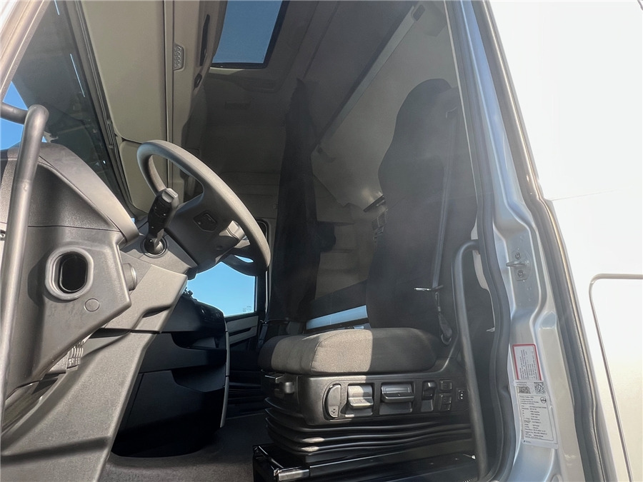 Tracteur routier Iveco S-WAY 500: photos 17