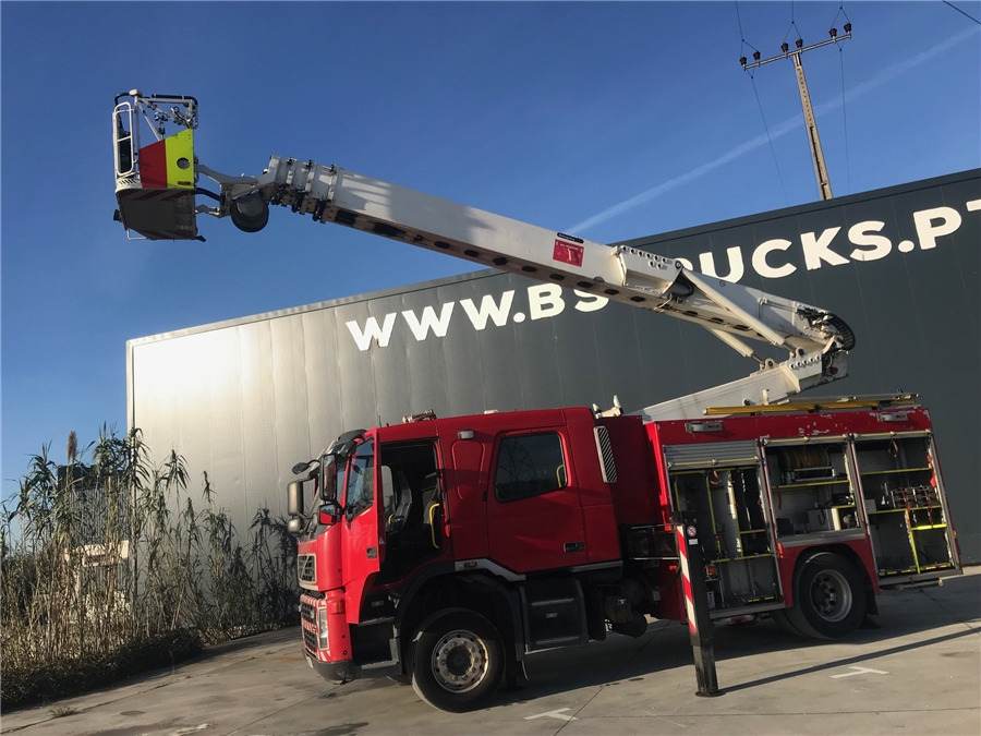Camion de pompier Volvo FM 340 FIRE TRUCK: photos 19