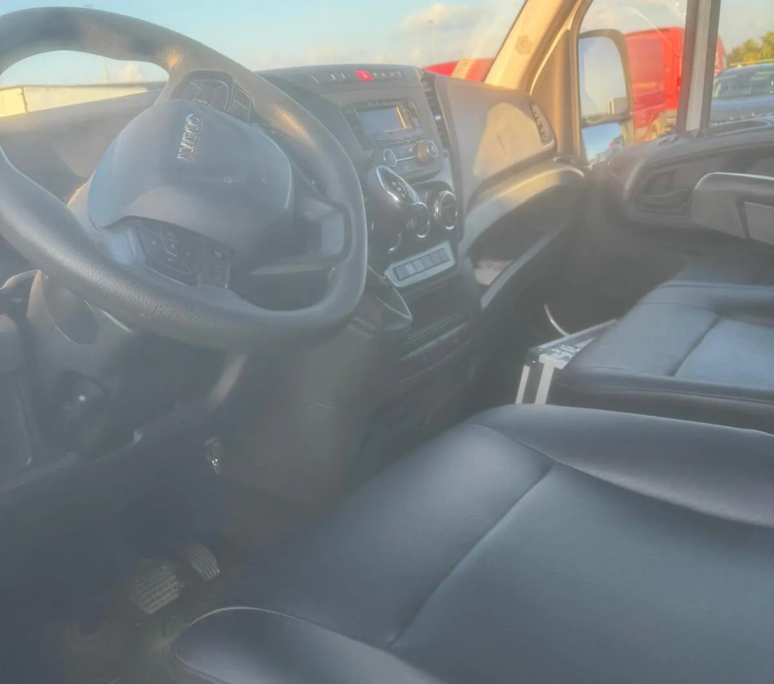 Fourgon grand volume IVECO DAILY 35C14: photos 6