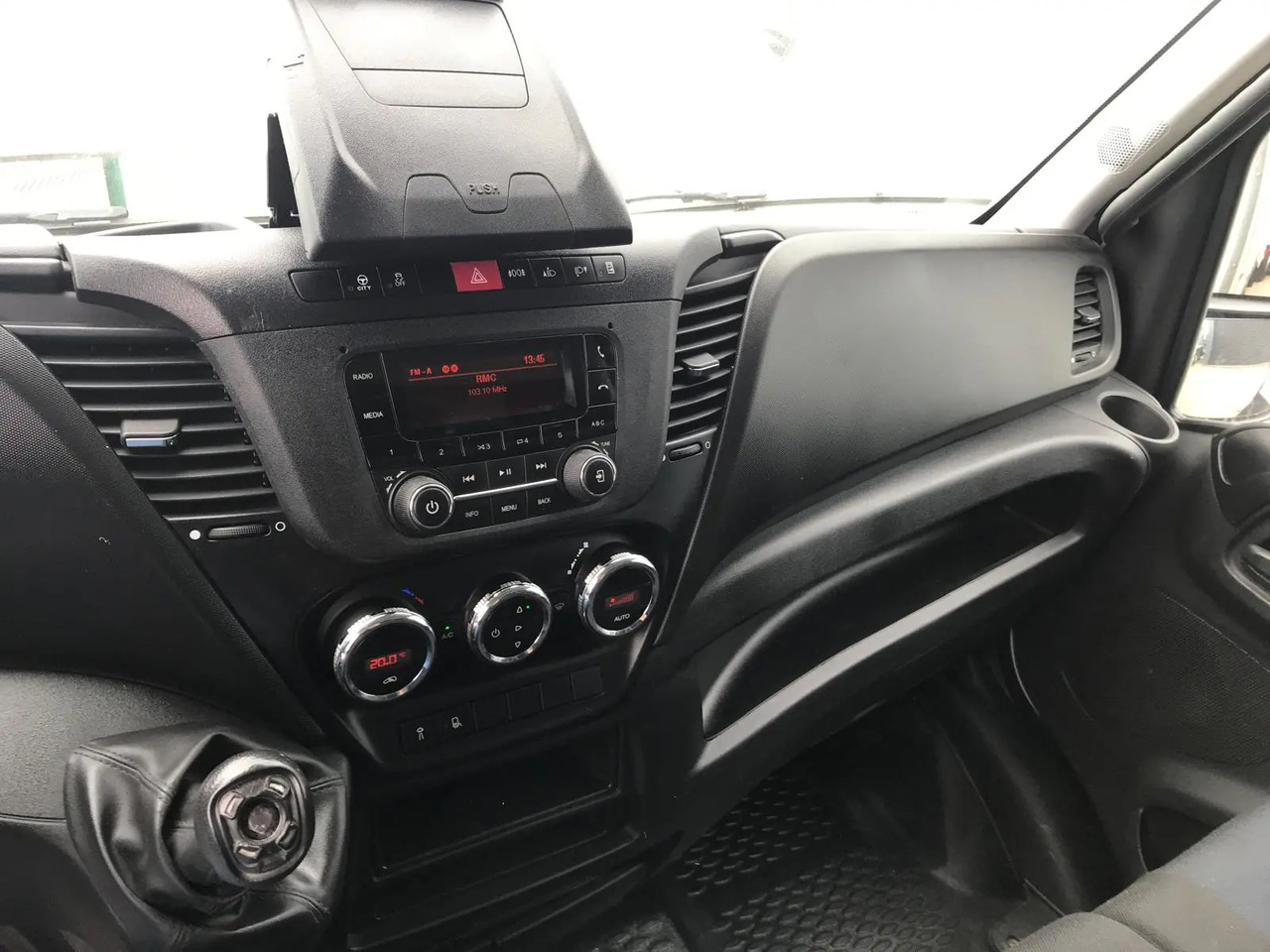 IVECO DAILY 35C16 CC 3000 - Utilitaire rideaux coulissants (PLSC): photos 4 IVECO DAILY 35C16 CC 3000 - Utilitaire rideaux coulissants (PLSC): photos 4