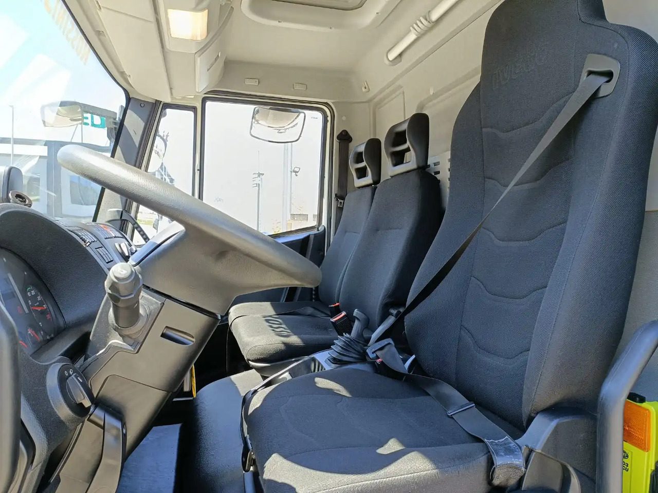 Camion benne IVECO EUROCARGO 75E16: photos 12