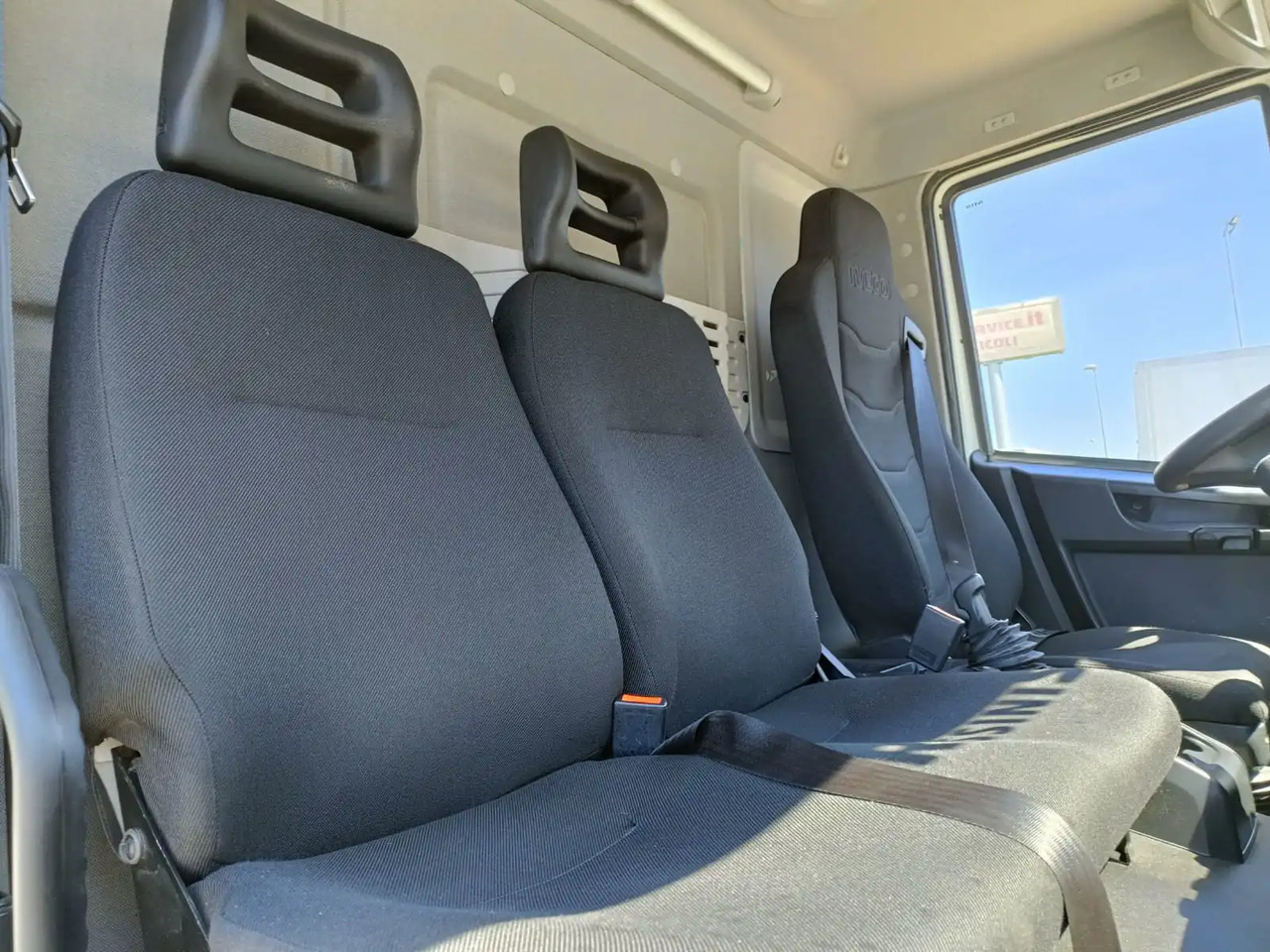 Camion benne IVECO EUROCARGO 75E16: photos 10