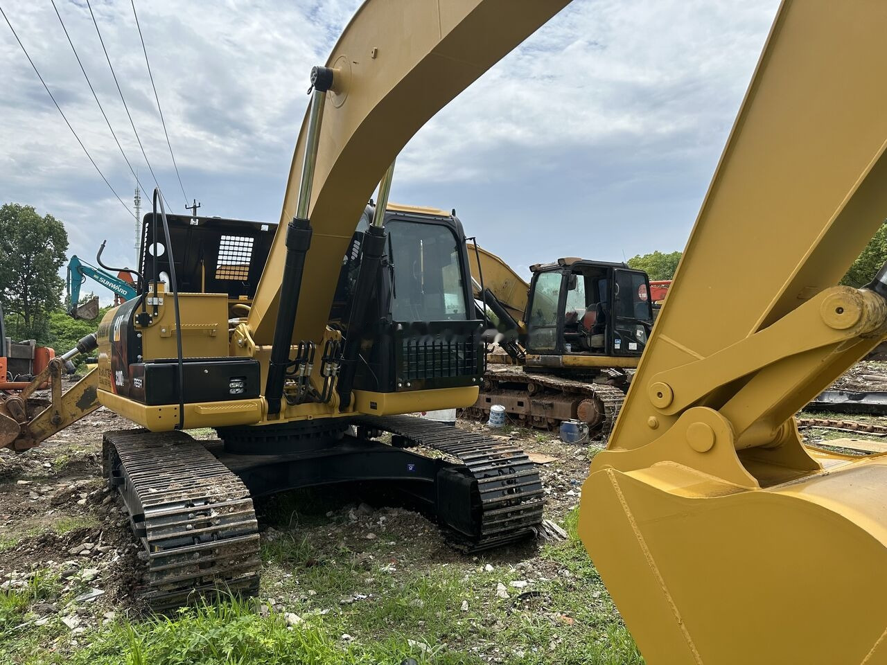Caterpillar 320D2 - Pelle sur chenille: photos 4 Caterpillar 320D2 - Pelle sur chenille: photos 4