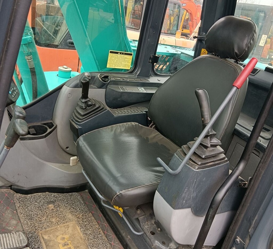 Kobelco SK75-8 - Pelle sur chenille: photos 3 Kobelco SK75-8 - Pelle sur chenille: photos 3