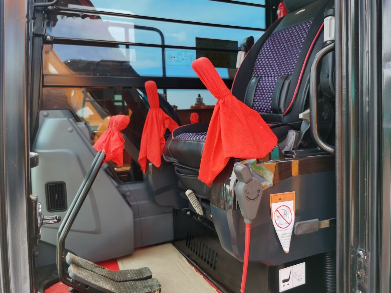 Sany SY75 - Pelle sur chenille: photos 4 Sany SY75 - Pelle sur chenille: photos 4