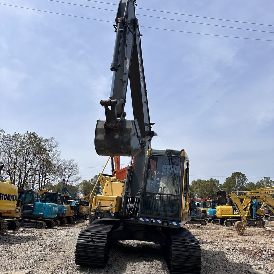 Volvo EC140 - Pelle sur chenille: photos 1 Volvo EC140 - Pelle sur chenille: photos 1