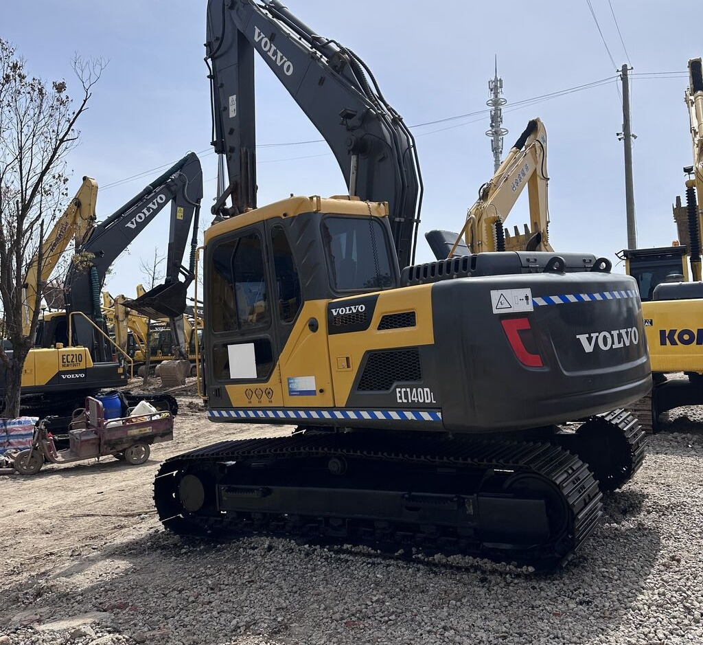 Volvo EC140D - Pelle sur chenille: photos 1 Volvo EC140D - Pelle sur chenille: photos 1