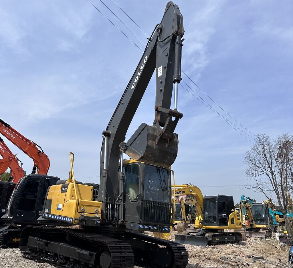 Volvo EC140D - Pelle sur chenille: photos 3 Volvo EC140D - Pelle sur chenille: photos 3