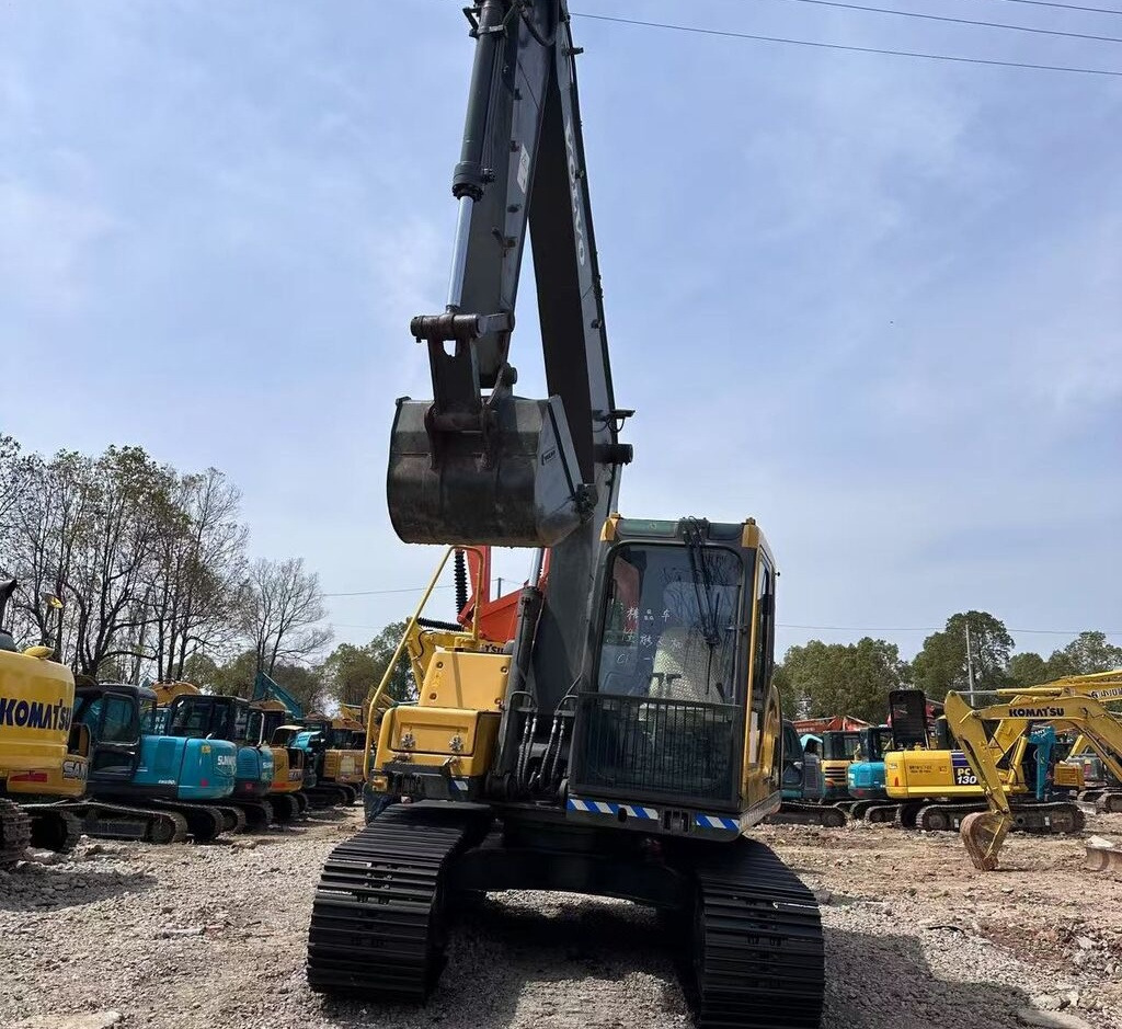 Volvo EC140D - Pelle sur chenille: photos 2 Volvo EC140D - Pelle sur chenille: photos 2