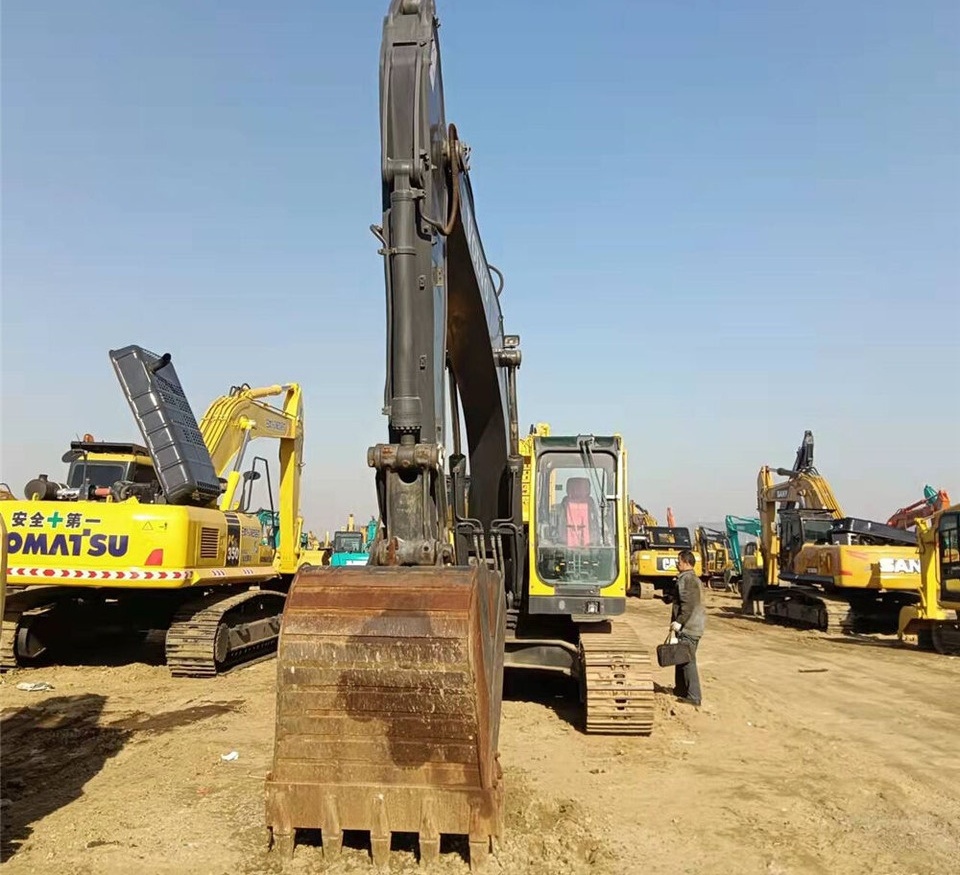 Volvo EC210B - Pelle sur chenille: photos 2 Volvo EC210B - Pelle sur chenille: photos 2
