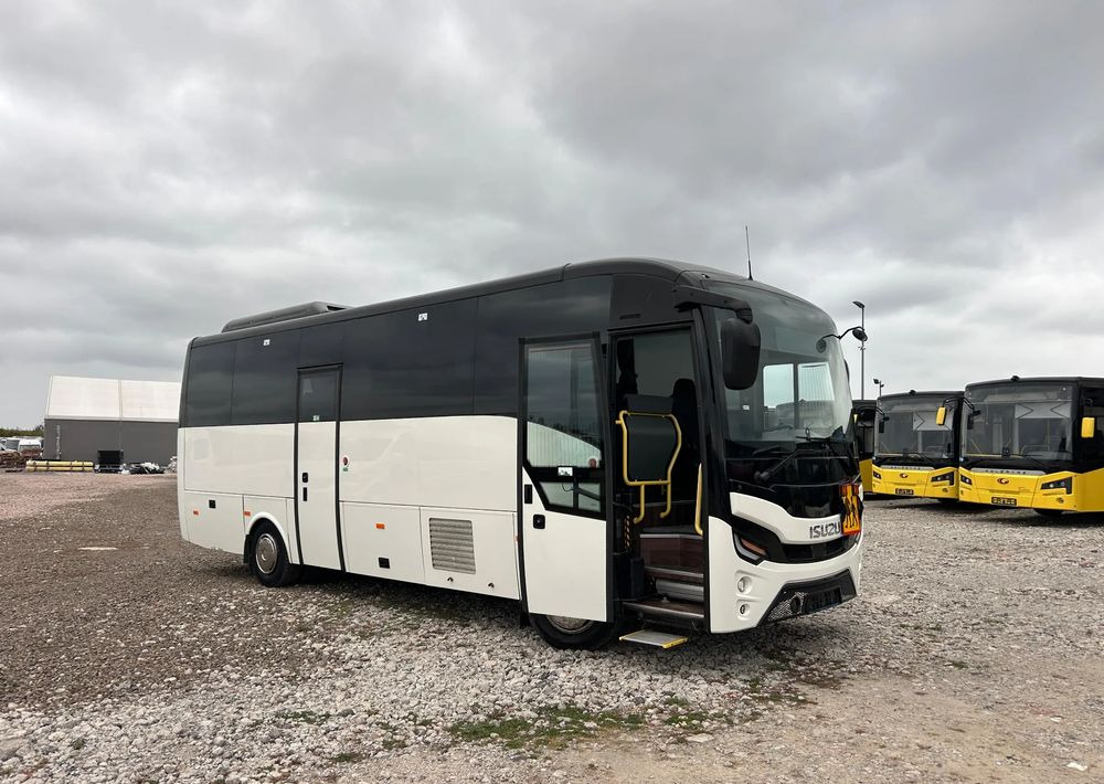 Isuzu Grand Toro - Bus interurbain: photos 2 Isuzu Grand Toro - Bus interurbain: photos 2