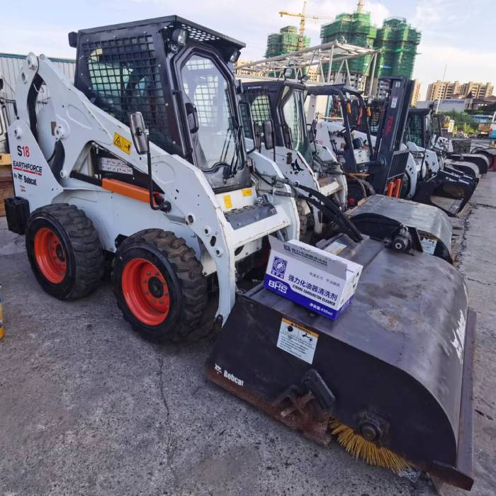 BOBCAT S18 - Mini chargeuse: photos 1 BOBCAT S18 - Mini chargeuse: photos 1