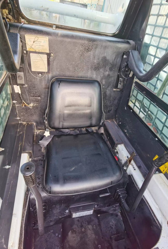 BOBCAT S18 - Mini chargeuse: photos 4 BOBCAT S18 - Mini chargeuse: photos 4