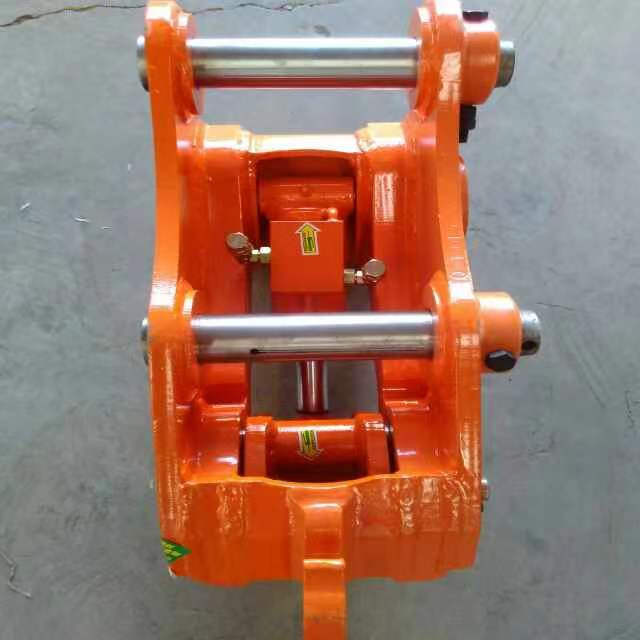 Brand New Quick Converter - Attache rapide pour Engins de chantier: photos 2 Brand New Quick Converter - Attache rapide pour Engins de chantier: photos 2