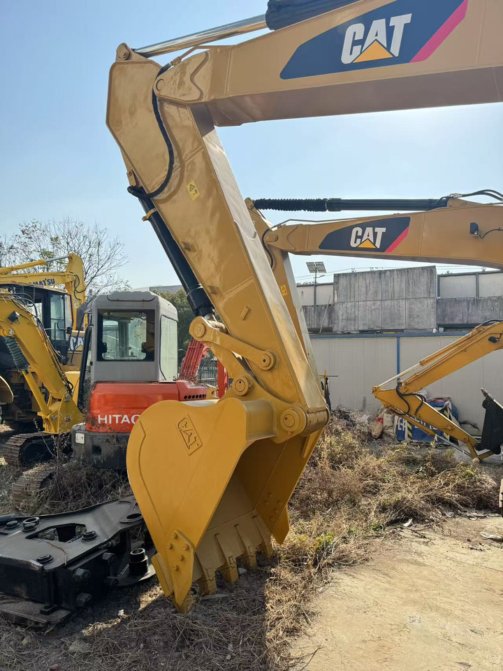 CAT 330D - Pelle sur chenille: photos 5 CAT 330D - Pelle sur chenille: photos 5