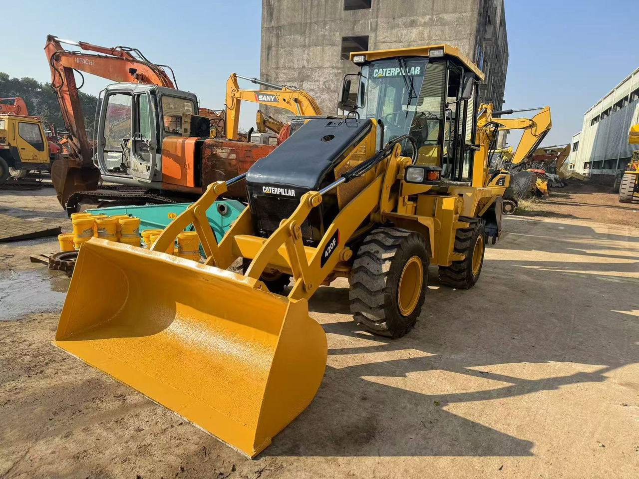 CAT 420F CHINA MADE - Tractopelle: photos 1 CAT 420F CHINA MADE - Tractopelle: photos 1
