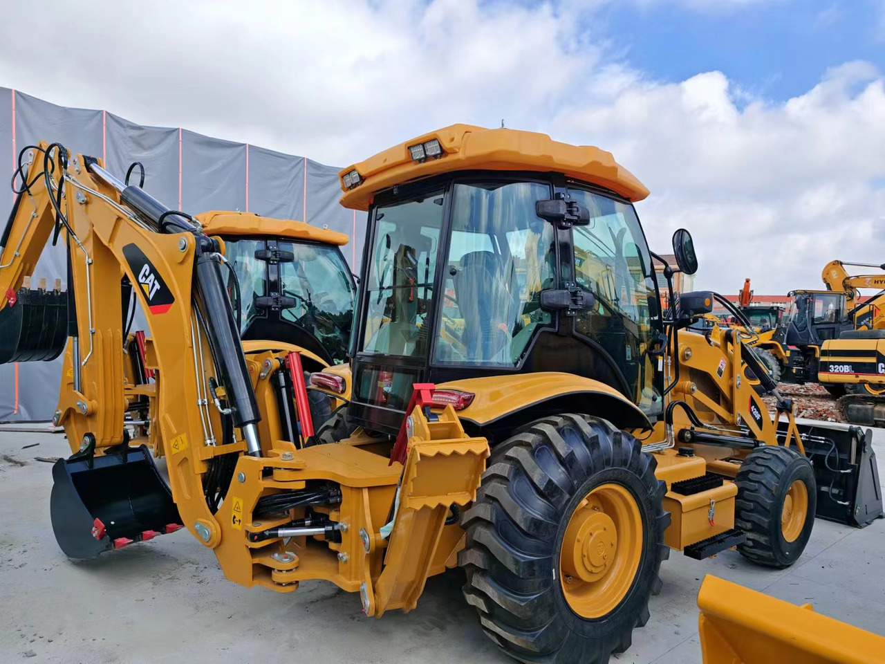 CAT 420F - Tractopelle: photos 5 CAT 420F - Tractopelle: photos 5