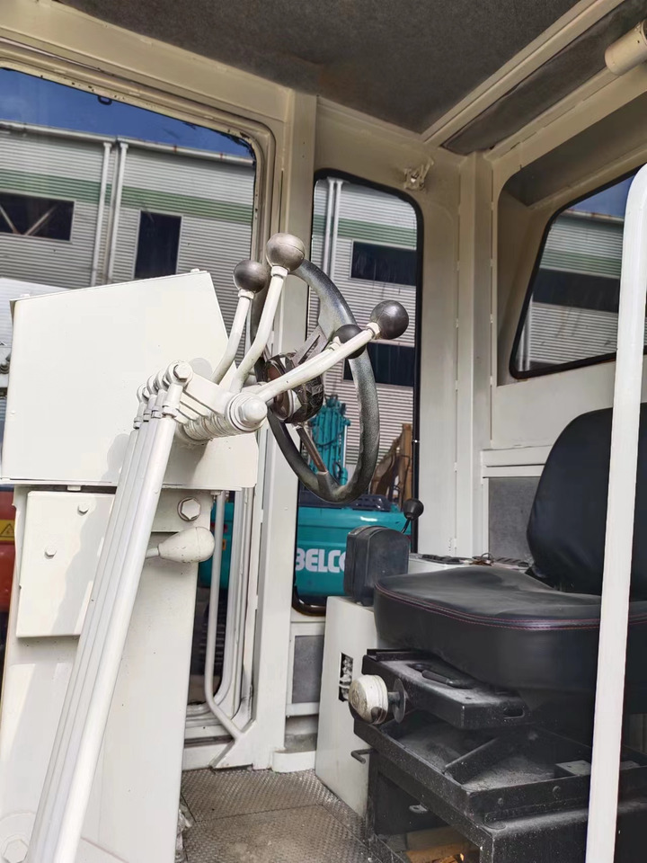 CATERPILLAR 140H - Niveleuse: photos 4 CATERPILLAR 140H - Niveleuse: photos 4