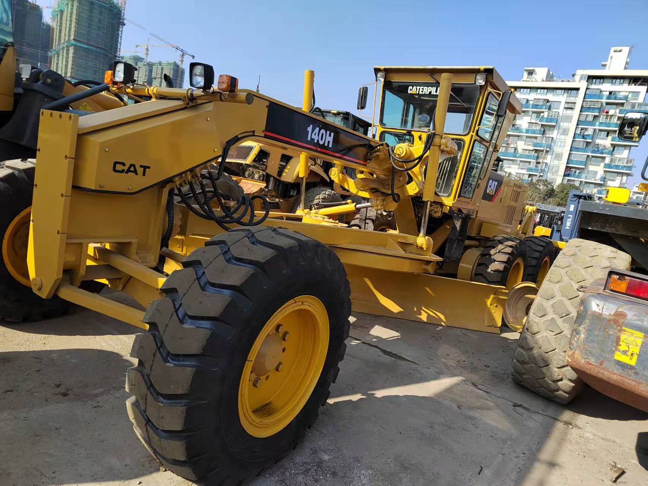CATERPILLAR 140H - Niveleuse: photos 1 CATERPILLAR 140H - Niveleuse: photos 1