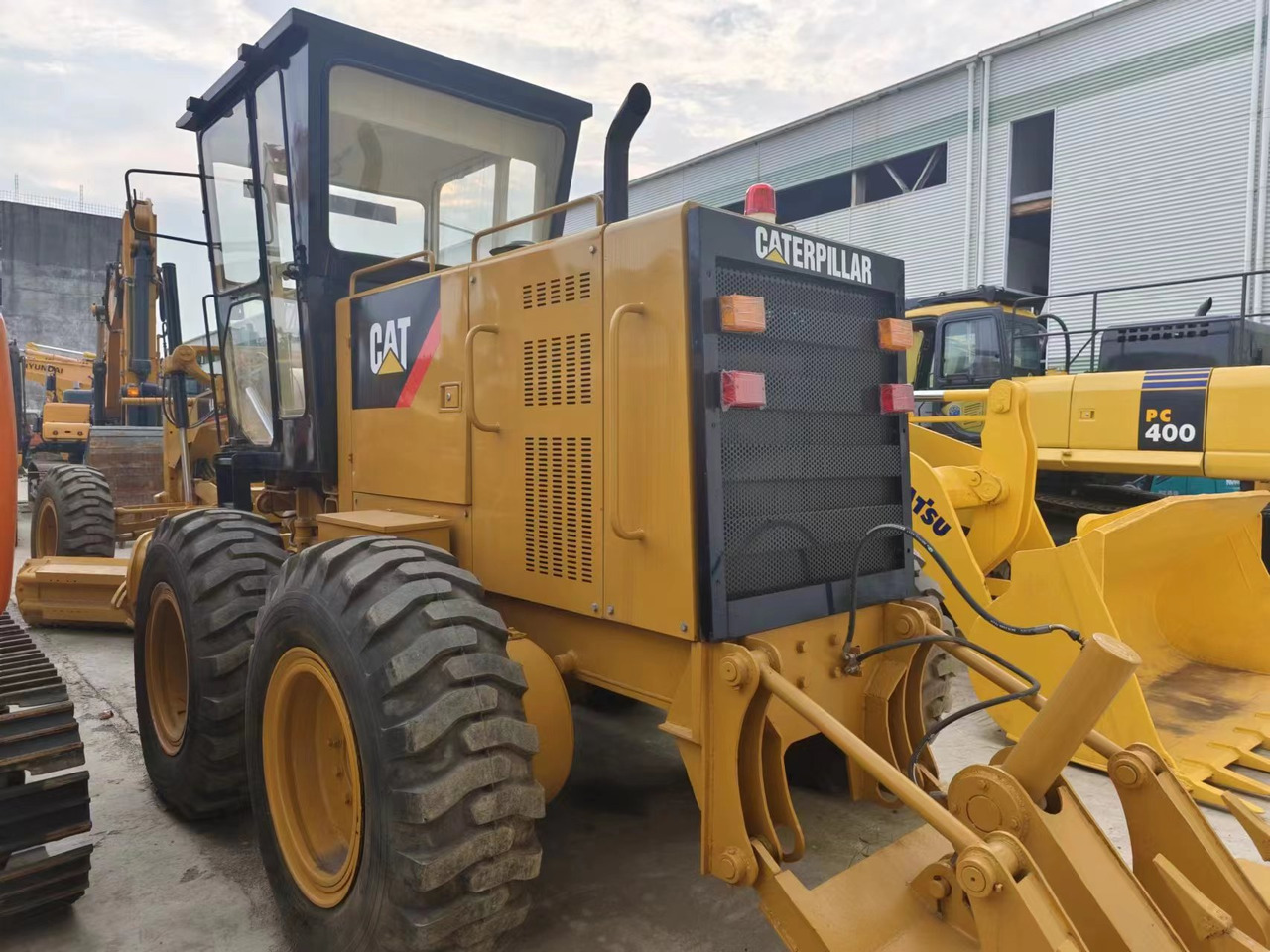 CATERPILLAR 140H - Niveleuse: photos 4 CATERPILLAR 140H - Niveleuse: photos 4