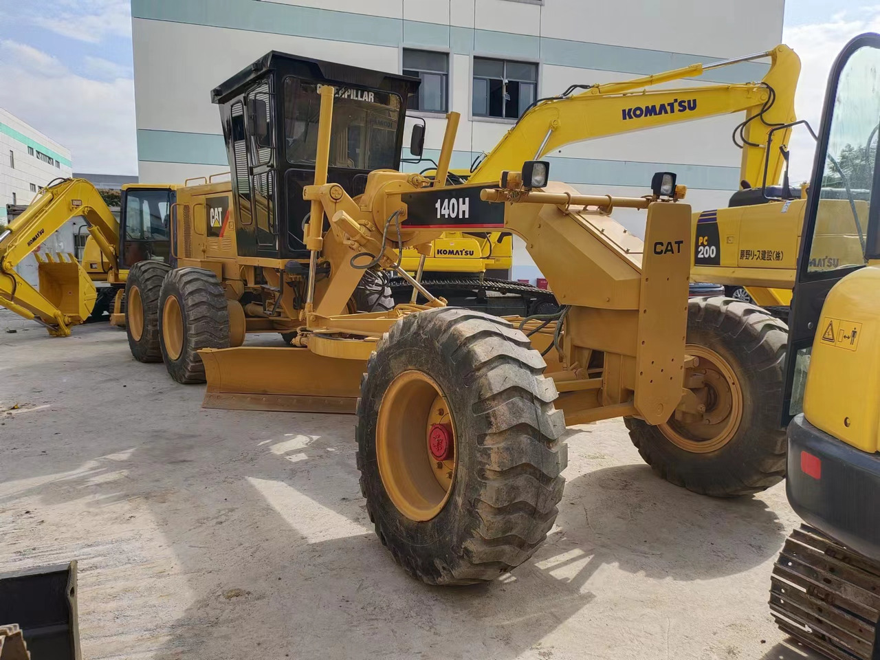 CATERPILLAR 140H - Niveleuse: photos 1 CATERPILLAR 140H - Niveleuse: photos 1