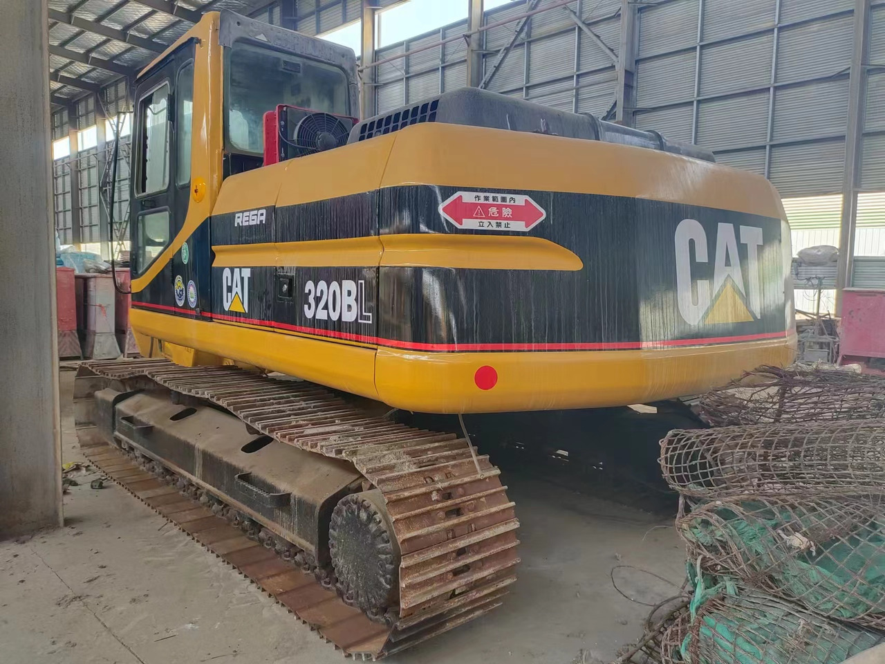 CATERPILLAR 320BL - Pelle sur chenille: photos 5 CATERPILLAR 320BL - Pelle sur chenille: photos 5