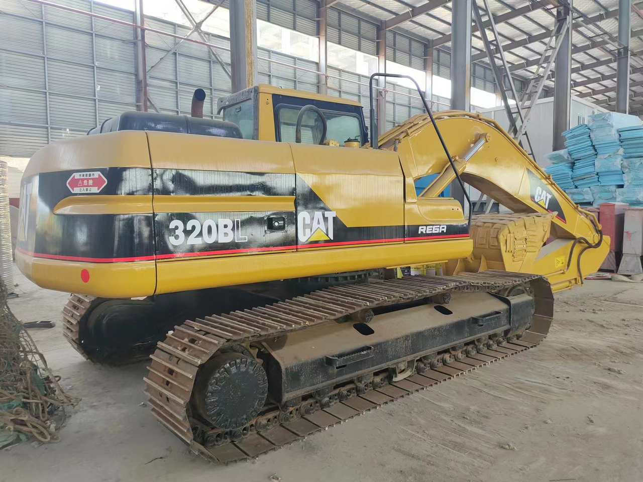 CATERPILLAR 320BL - Pelle sur chenille: photos 2 CATERPILLAR 320BL - Pelle sur chenille: photos 2