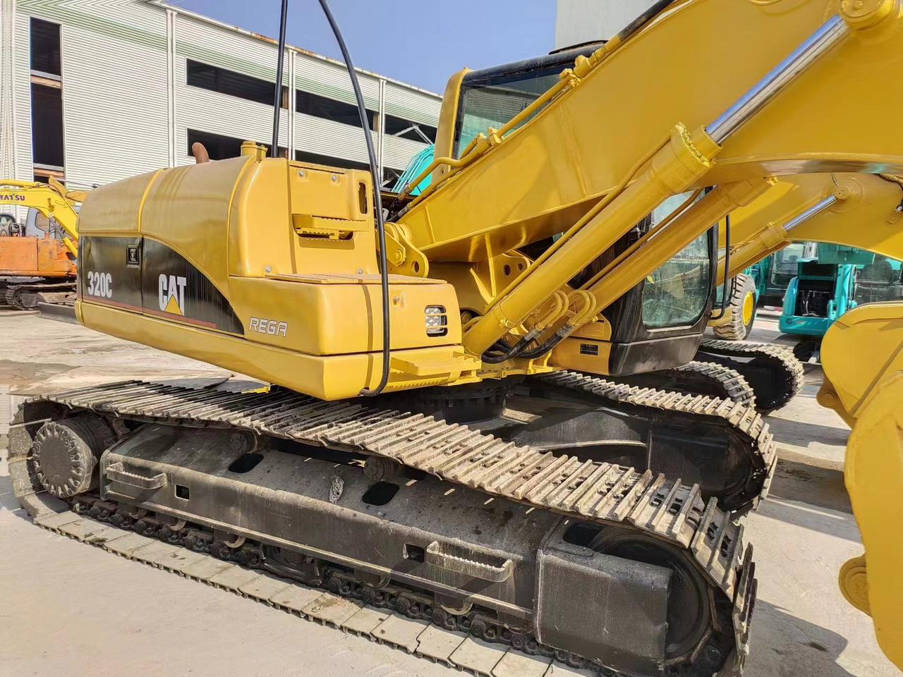 CATERPILLAR 320C - Pelle sur chenille: photos 5 CATERPILLAR 320C - Pelle sur chenille: photos 5