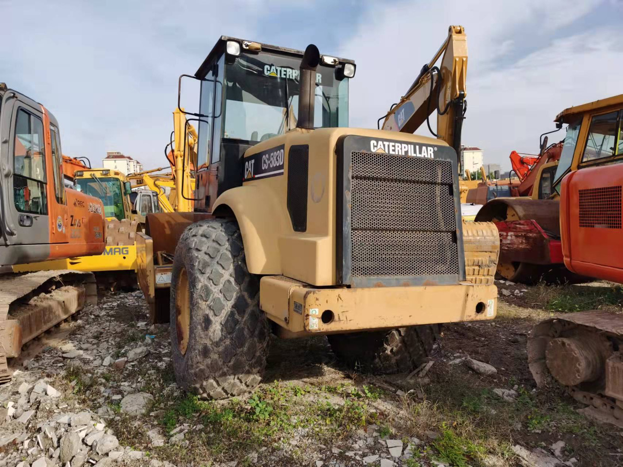 Compacteur à pieds de mouton/ Monocylindre CATERPILLAR CS 583D