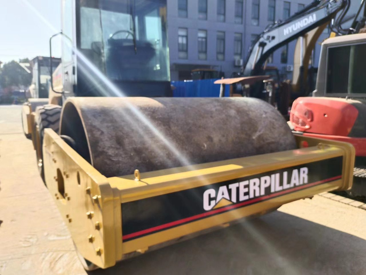 CATERPILLAR CS683E - Compacteur à pieds de mouton/ Monocylindre: photos 3 CATERPILLAR CS683E - Compacteur à pieds de mouton/ Monocylindre: photos 3