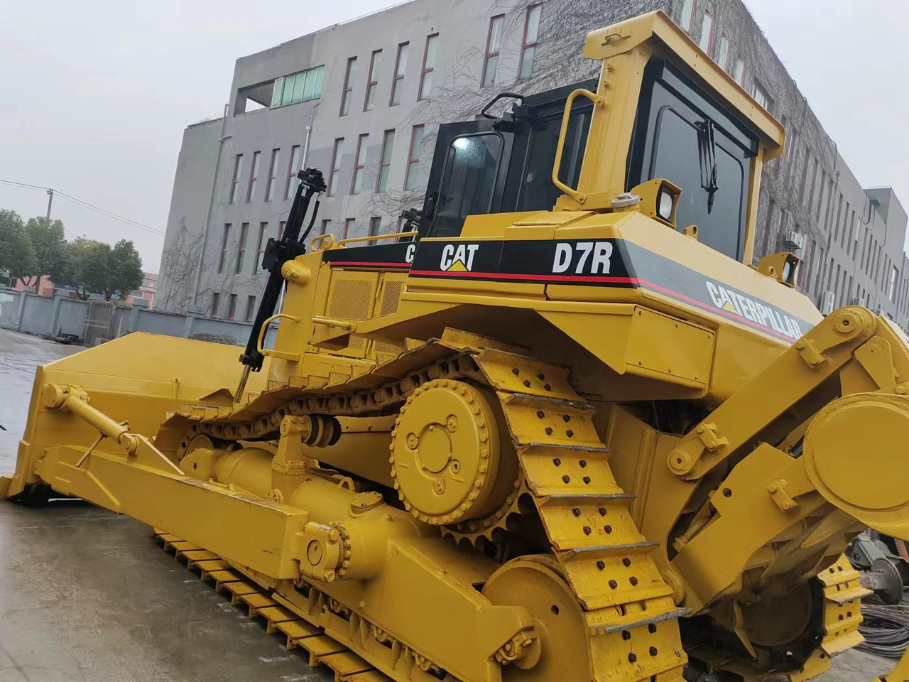 CATERPILLAR D7R - Bulldozer: photos 3 CATERPILLAR D7R - Bulldozer: photos 3
