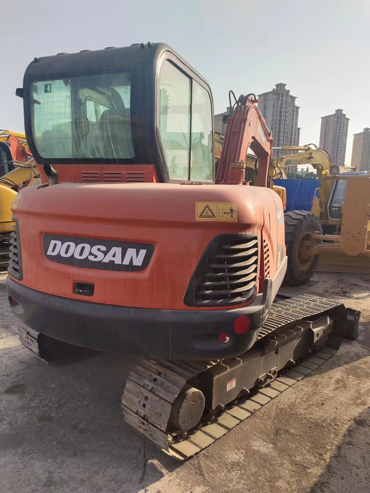 DOOSAN DX60 - Mini pelle: photos 3 DOOSAN DX60 - Mini pelle: photos 3