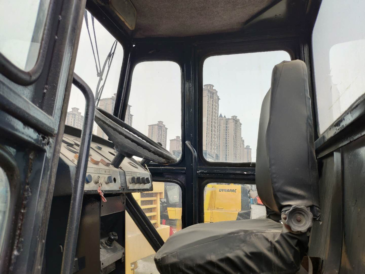 DYNAPAC CA301D - Compacteur à pieds de mouton/ Monocylindre: photos 5 DYNAPAC CA301D - Compacteur à pieds de mouton/ Monocylindre: photos 5