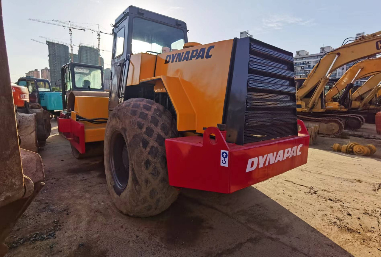 DYNAPAC CA30D - Compacteur à pieds de mouton/ Monocylindre: photos 5 DYNAPAC CA30D - Compacteur à pieds de mouton/ Monocylindre: photos 5