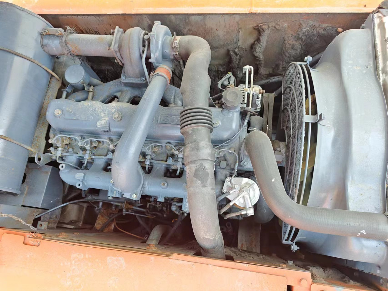 HITACHI EX200-5 - Pelle sur chenille: photos 4 HITACHI EX200-5 - Pelle sur chenille: photos 4