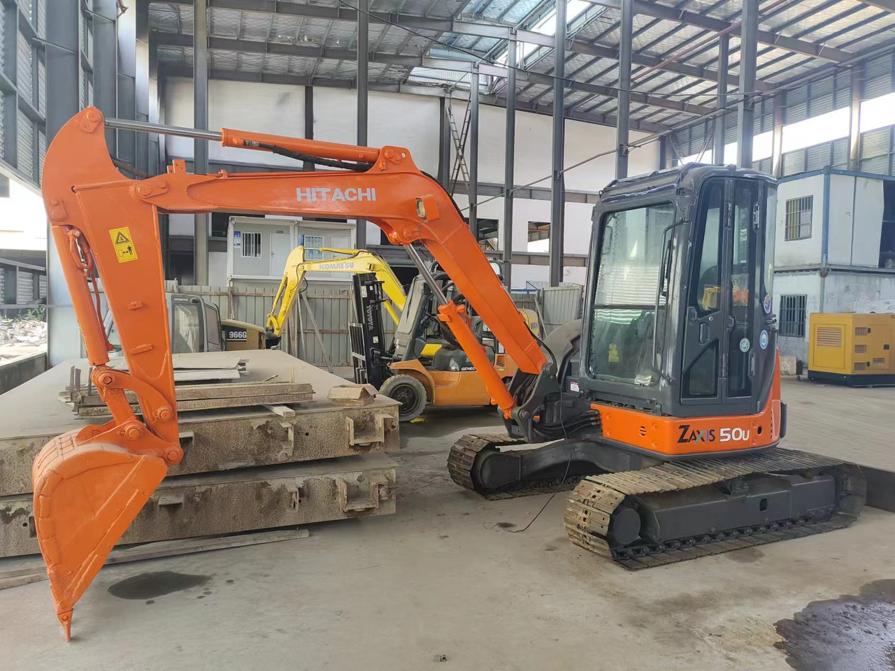 HITACHI ZX50U - Mini pelle: photos 1 HITACHI ZX50U - Mini pelle: photos 1