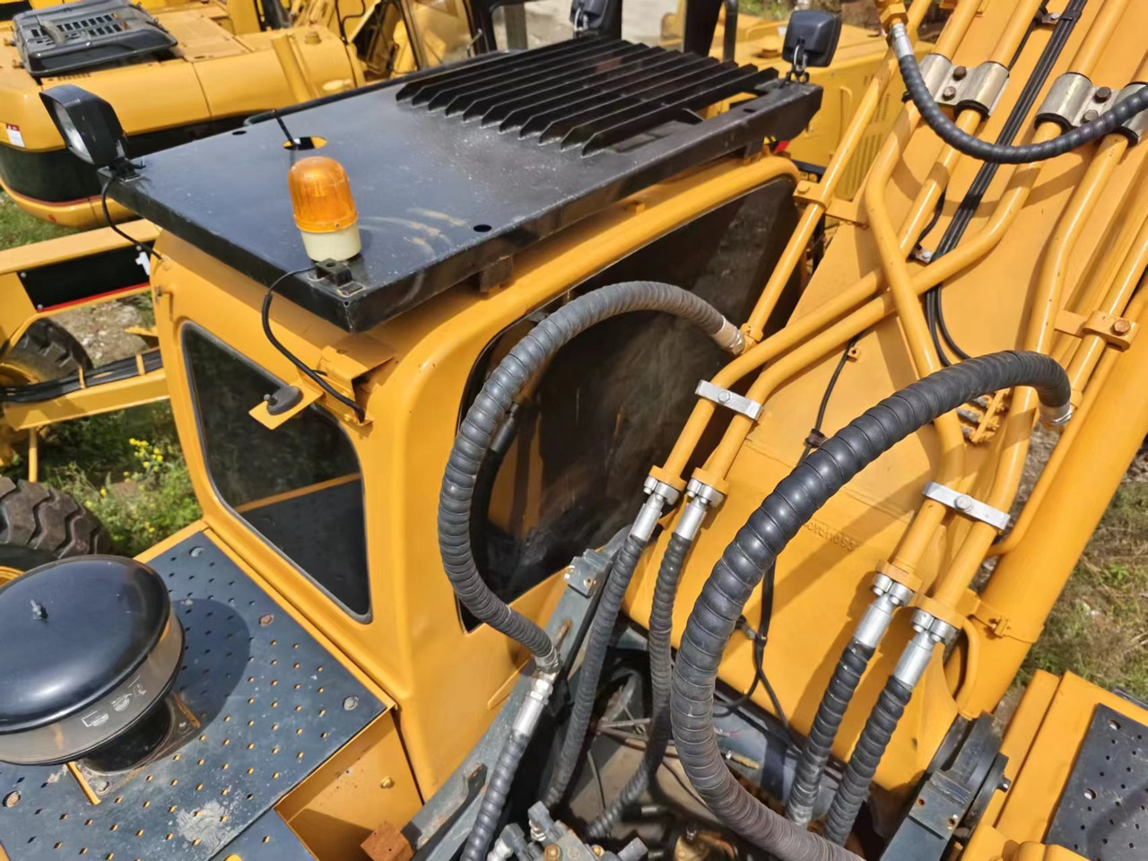 HYUNDAI R385LC-9T - Pelle sur chenille: photos 3 HYUNDAI R385LC-9T - Pelle sur chenille: photos 3