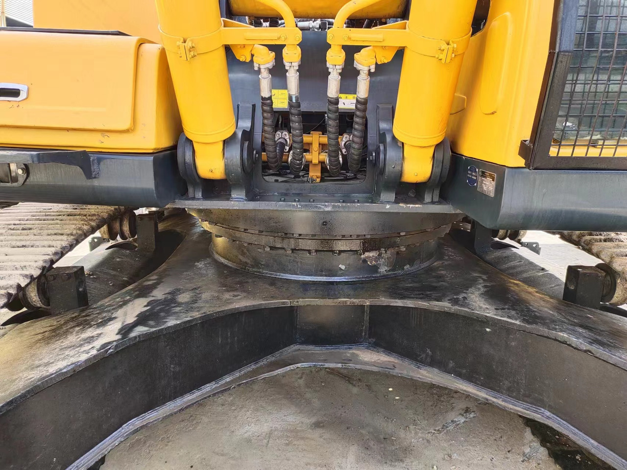 HYUNDAI R385LC-9T R305 R220 - Pelle sur chenille: photos 3 HYUNDAI R385LC-9T R305 R220 - Pelle sur chenille: photos 3