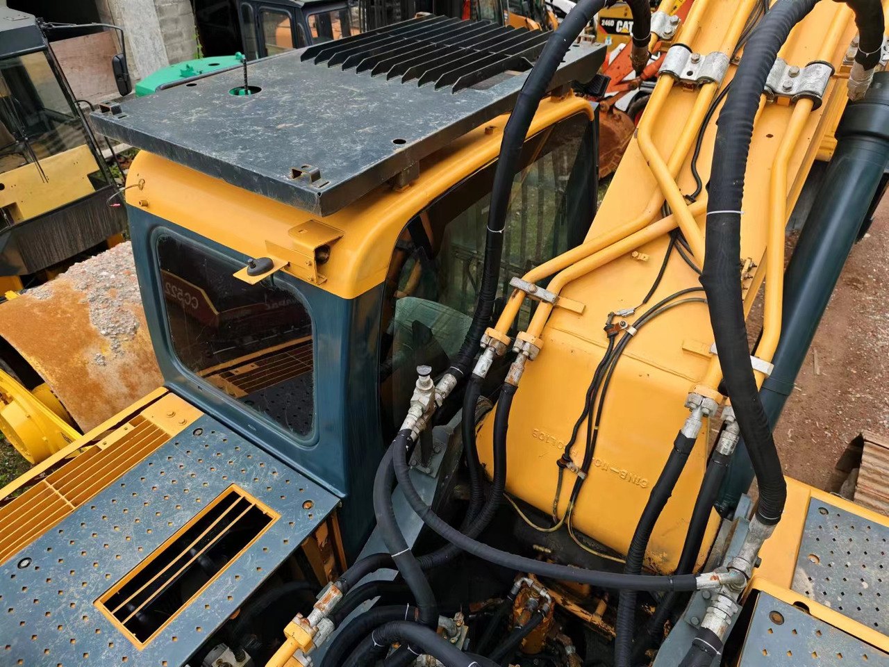 Pelle sur chenille HYUNDAI R485LC9VS R485: photos 8