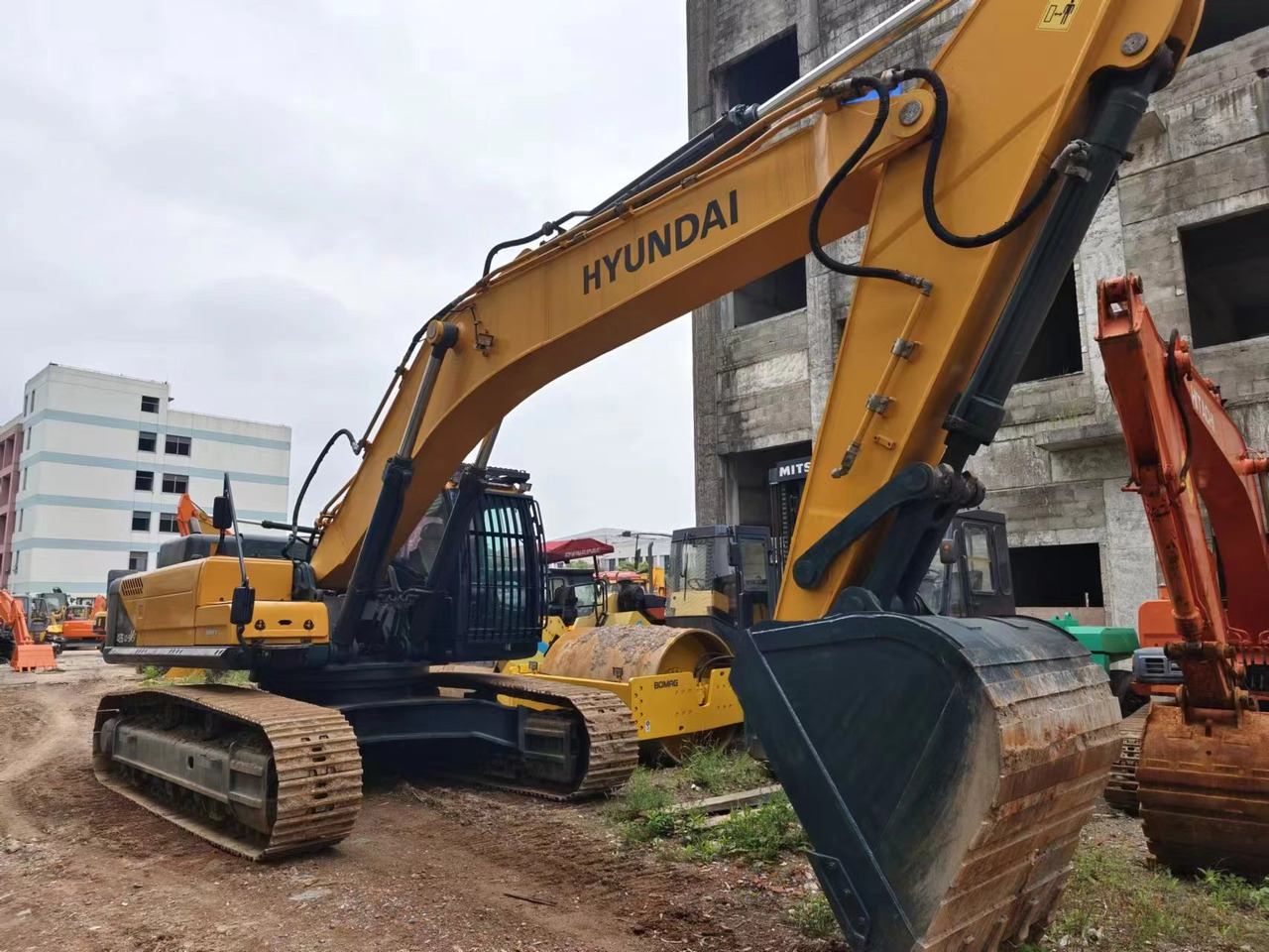 Pelle sur chenille HYUNDAI R485LC9VS R485: photos 9