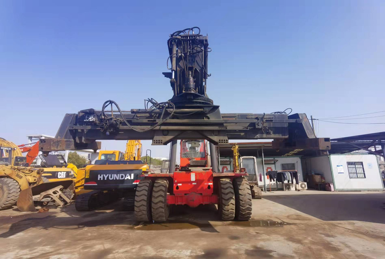 KALMAR DRF450 - Reach stacker: photos 1 KALMAR DRF450 - Reach stacker: photos 1