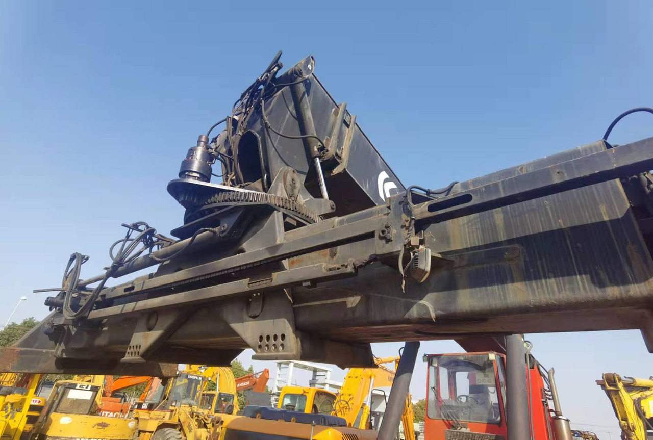 KALMAR DRF450 - Reach stacker: photos 4 KALMAR DRF450 - Reach stacker: photos 4