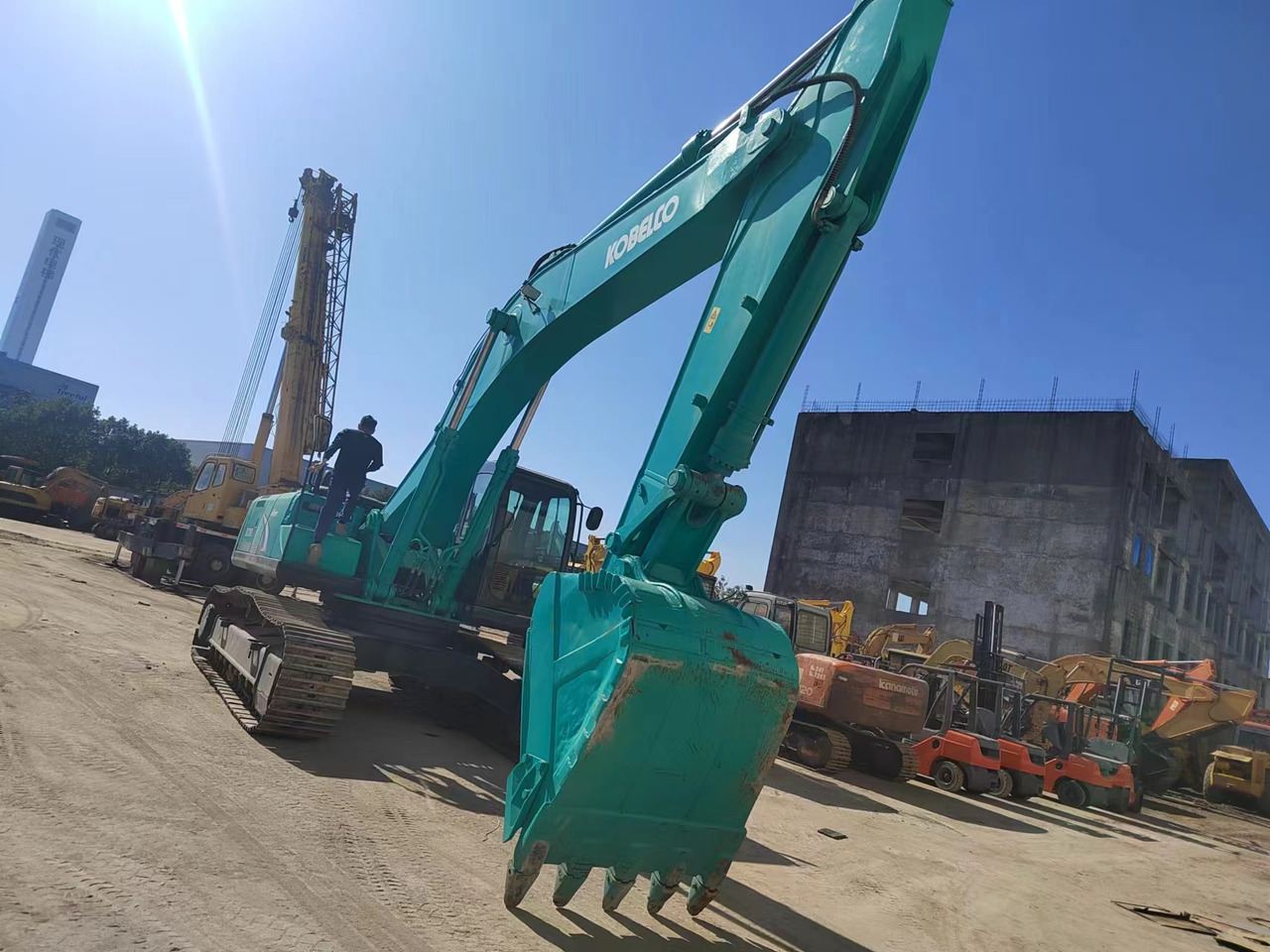 KOBELCO SK350LC-8 - Pelle sur chenille: photos 1 KOBELCO SK350LC-8 - Pelle sur chenille: photos 1