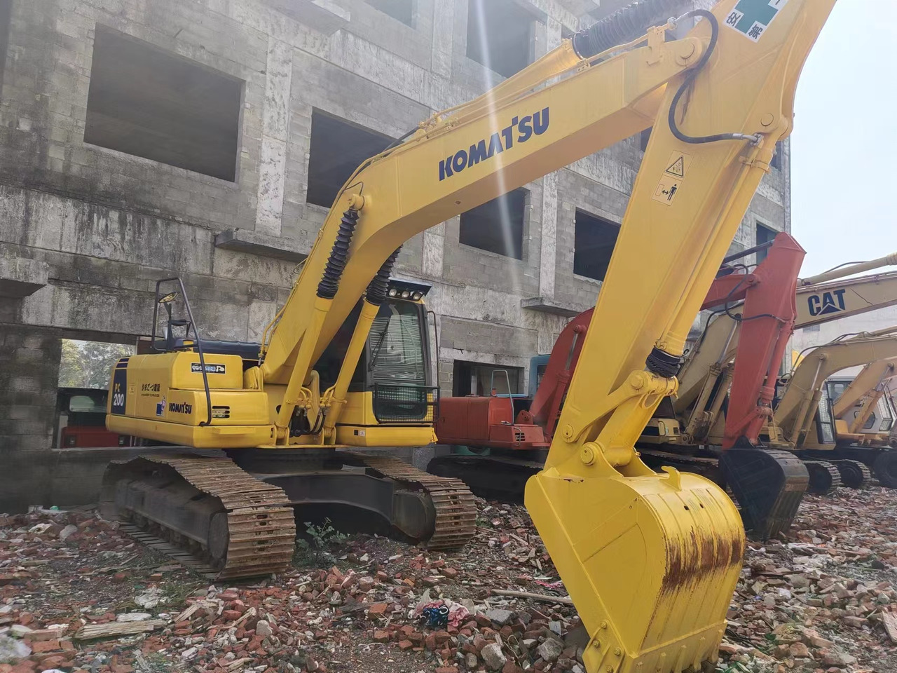 KOMATSU PC200-8 - Pelle sur chenille: photos 5 KOMATSU PC200-8 - Pelle sur chenille: photos 5