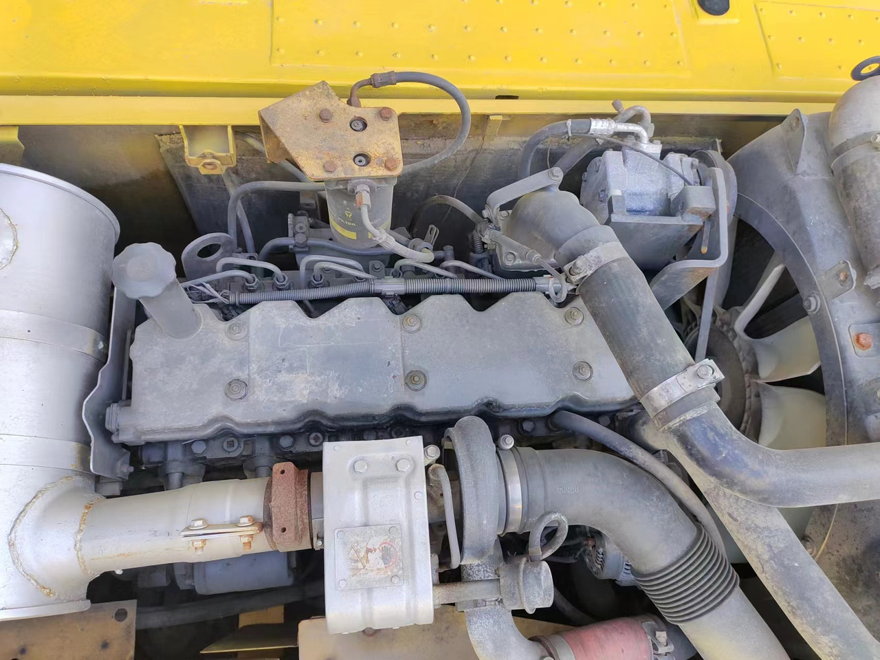 KOMATSU PC200-8 - Pelle sur chenille: photos 4 KOMATSU PC200-8 - Pelle sur chenille: photos 4