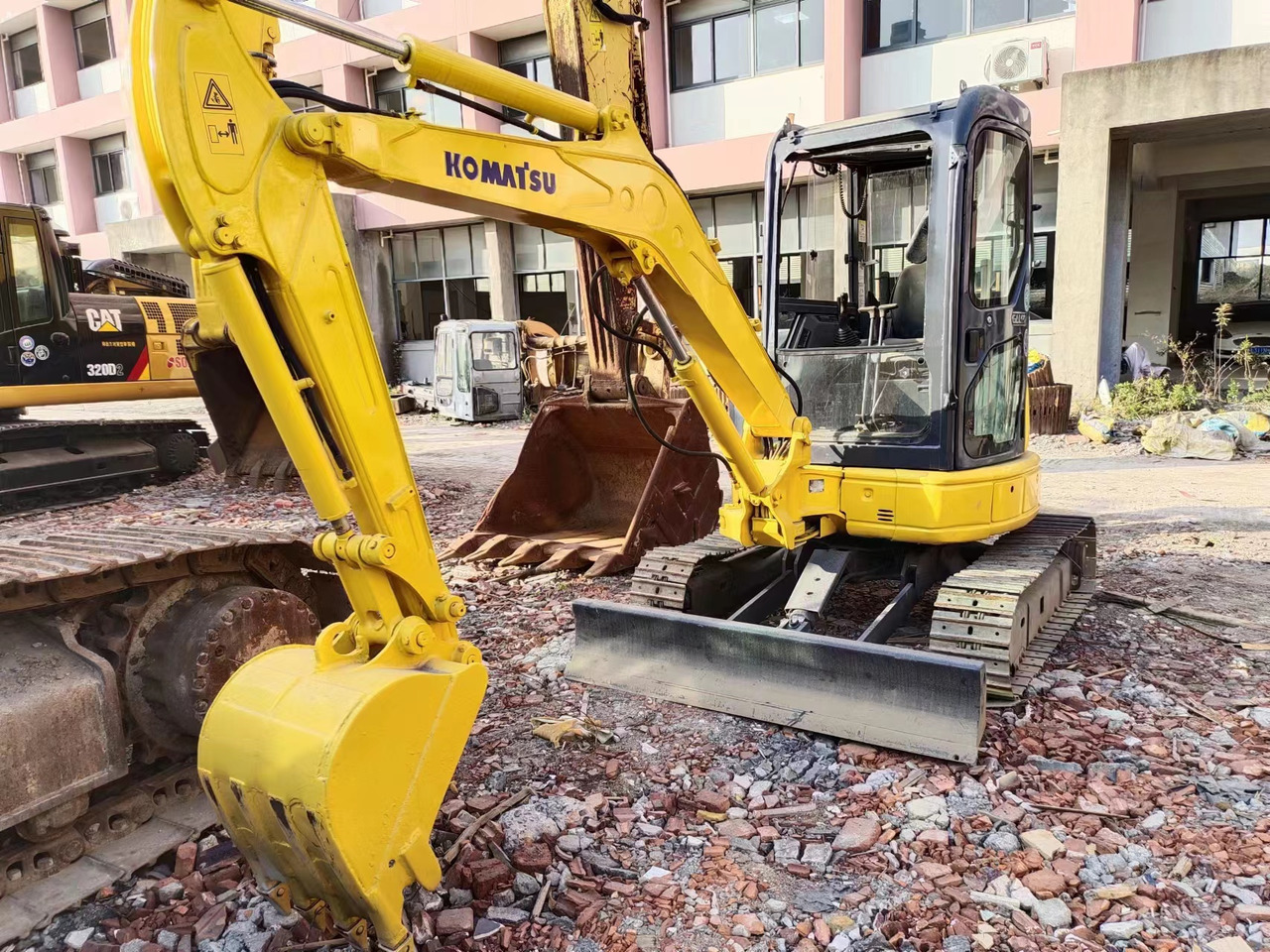 KOMATSU PC35MR PC40 PC45 PC50 PC55 PC60 - Mini pelle: photos 2 KOMATSU PC35MR PC40 PC45 PC50 PC55 PC60 - Mini pelle: photos 2