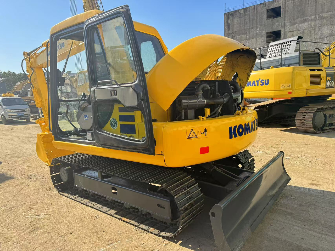 KOMATSU PC60-7 - Pelle sur chenille: photos 2 KOMATSU PC60-7 - Pelle sur chenille: photos 2