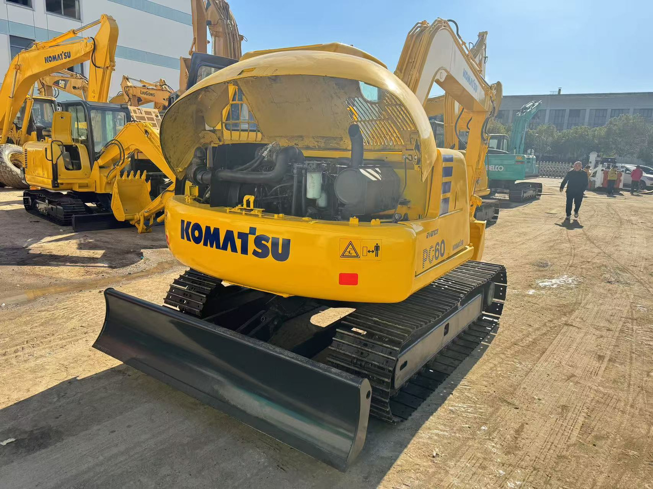 KOMATSU PC60-7 - Pelle sur chenille: photos 3 KOMATSU PC60-7 - Pelle sur chenille: photos 3